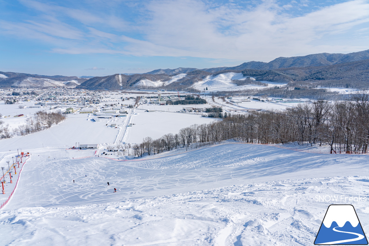 オホーツク・ローカルスキー場巡り。｜晴天粉雪の『佐呂間町営スキー場』から流氷を望む『湧別町五鹿山スキー場』へ！